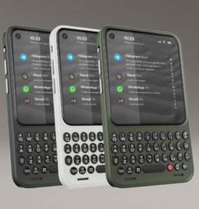 Revolutionizing Communication: The Clicks Communicator Android Phone with 4" AMOLED Display and Physical Keyboard Clicks Communicator